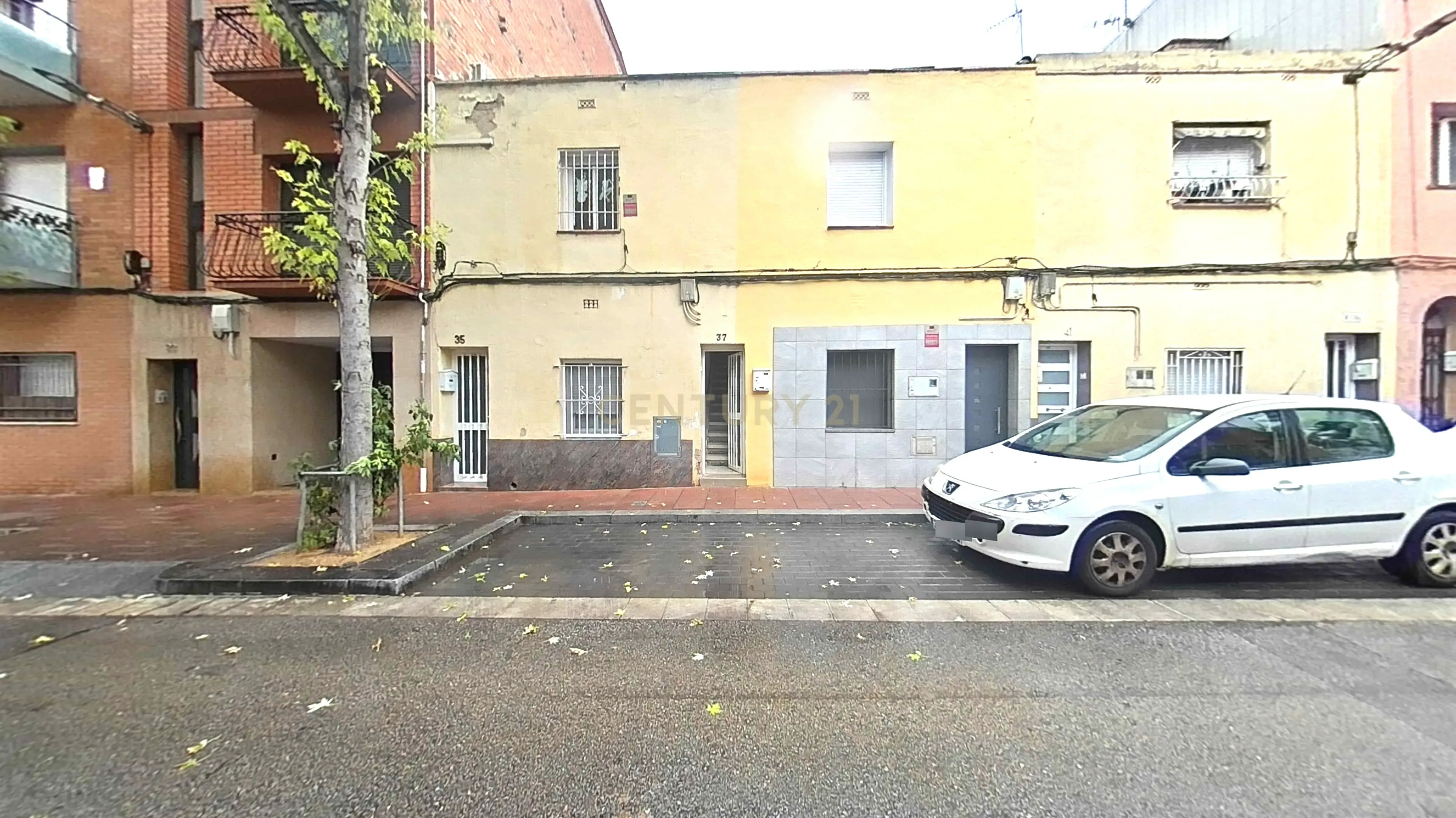 Exterior view of Flat for sale in Barberà del Vallès