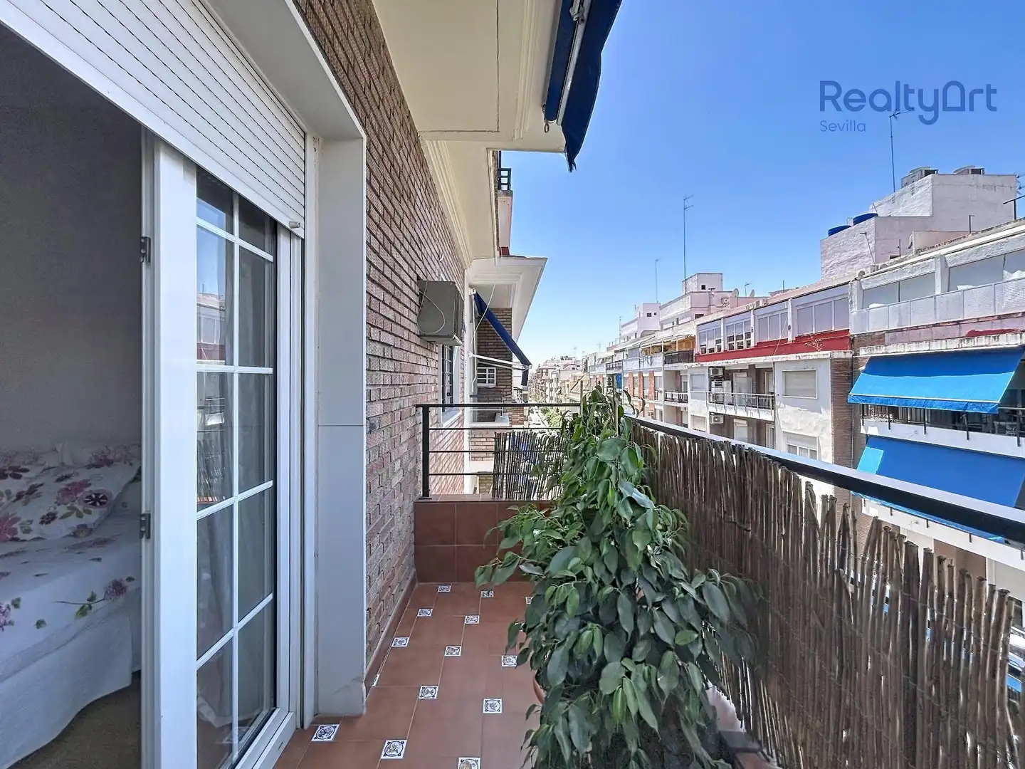 Vista exterior de Piso en venta en Sevilla con Aire acondicionado, Parquet y Terraza