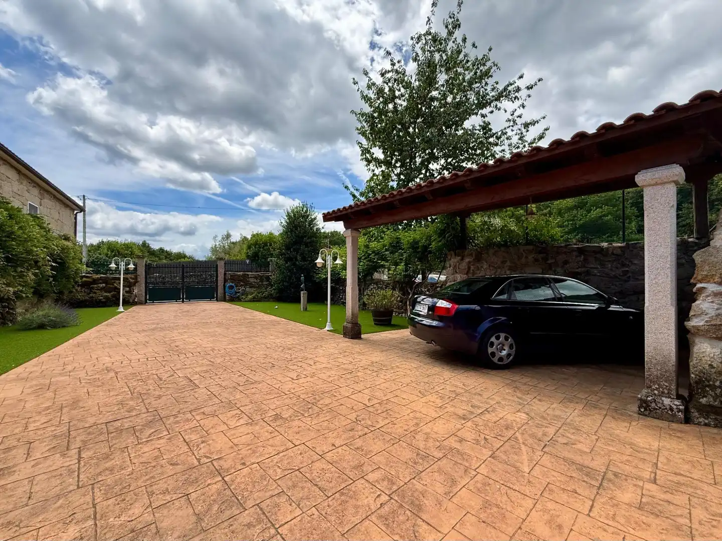 Parking de Casa o chalet en venta en San Amaro con Calefacción, Jardín privado y Parquet