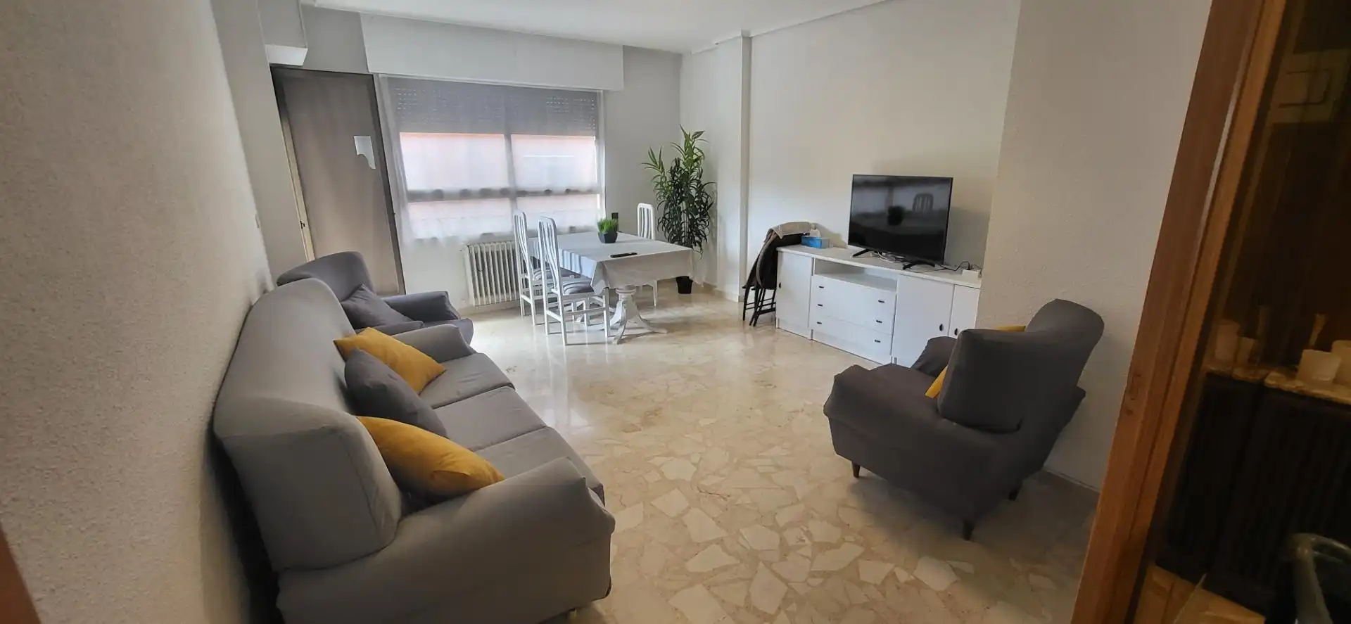 Living room of Flat for rent in Albacete  with Heating, Furnished and Balcony