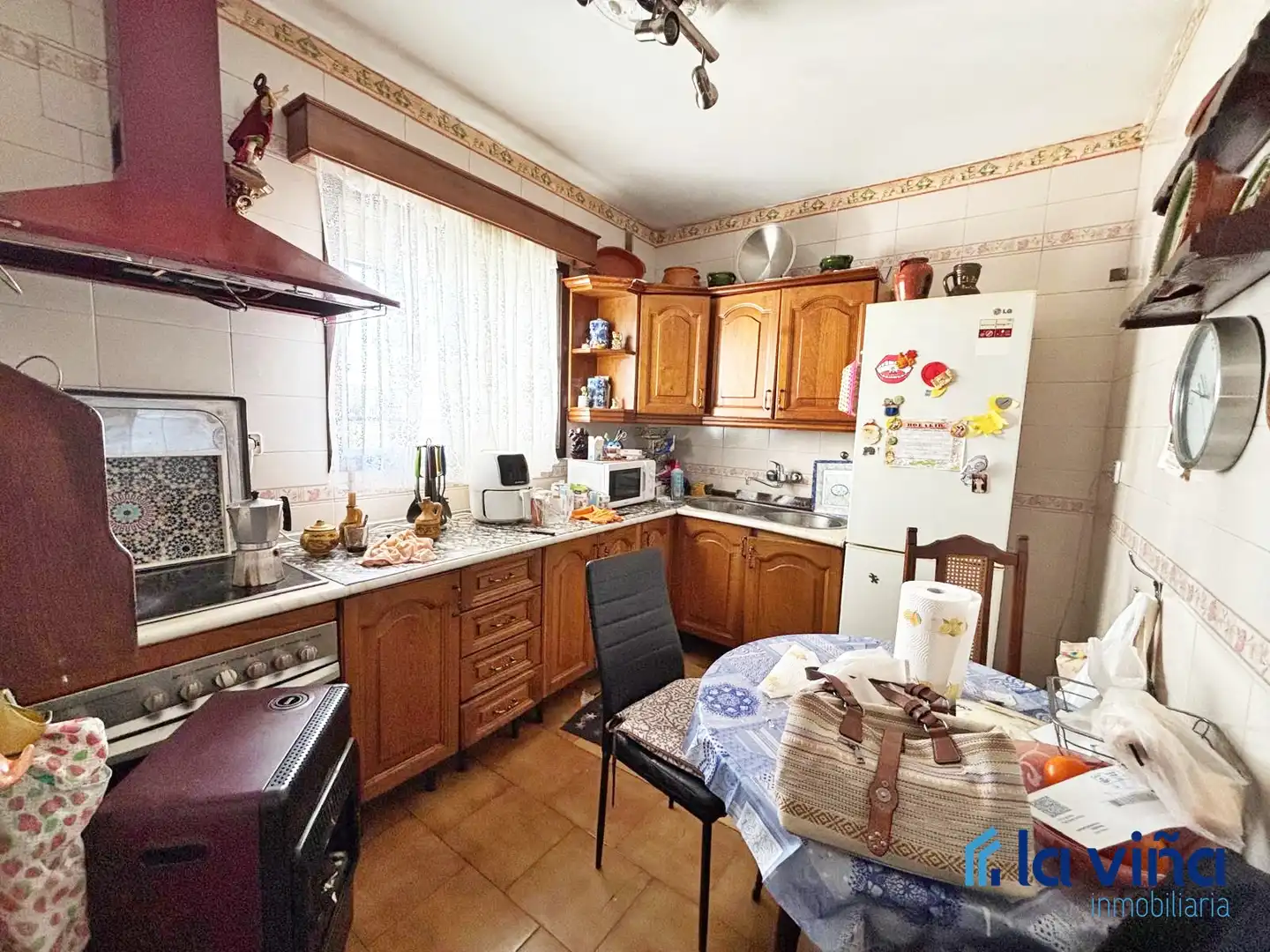 Cuina de Casa o xalet en venda en Cuevas Bajas amb Terrassa, Traster i Moblat