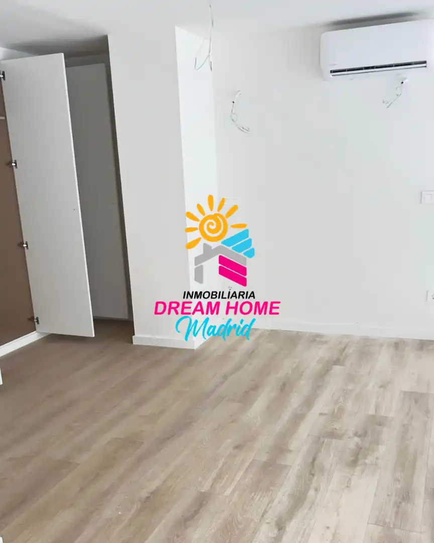 Loft con piscina en venta en Calle Laguna del Marquesado, imagen 2