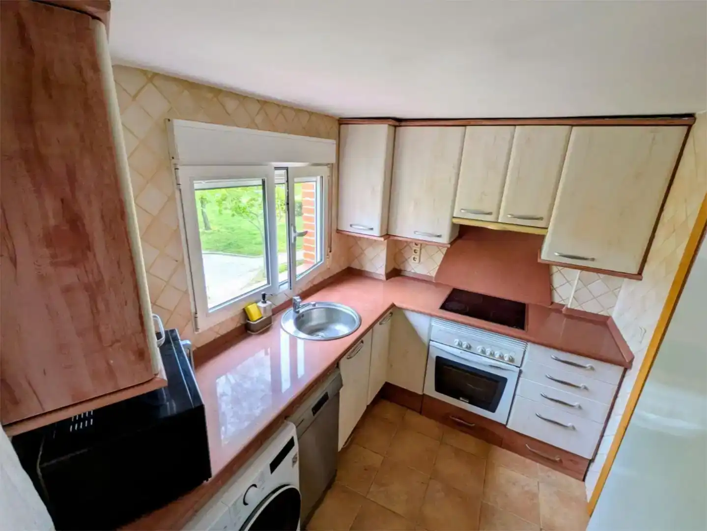Cuina de Pis en venda en Tres Cantos amb Aire condicionat, Jardí privat i Parquet