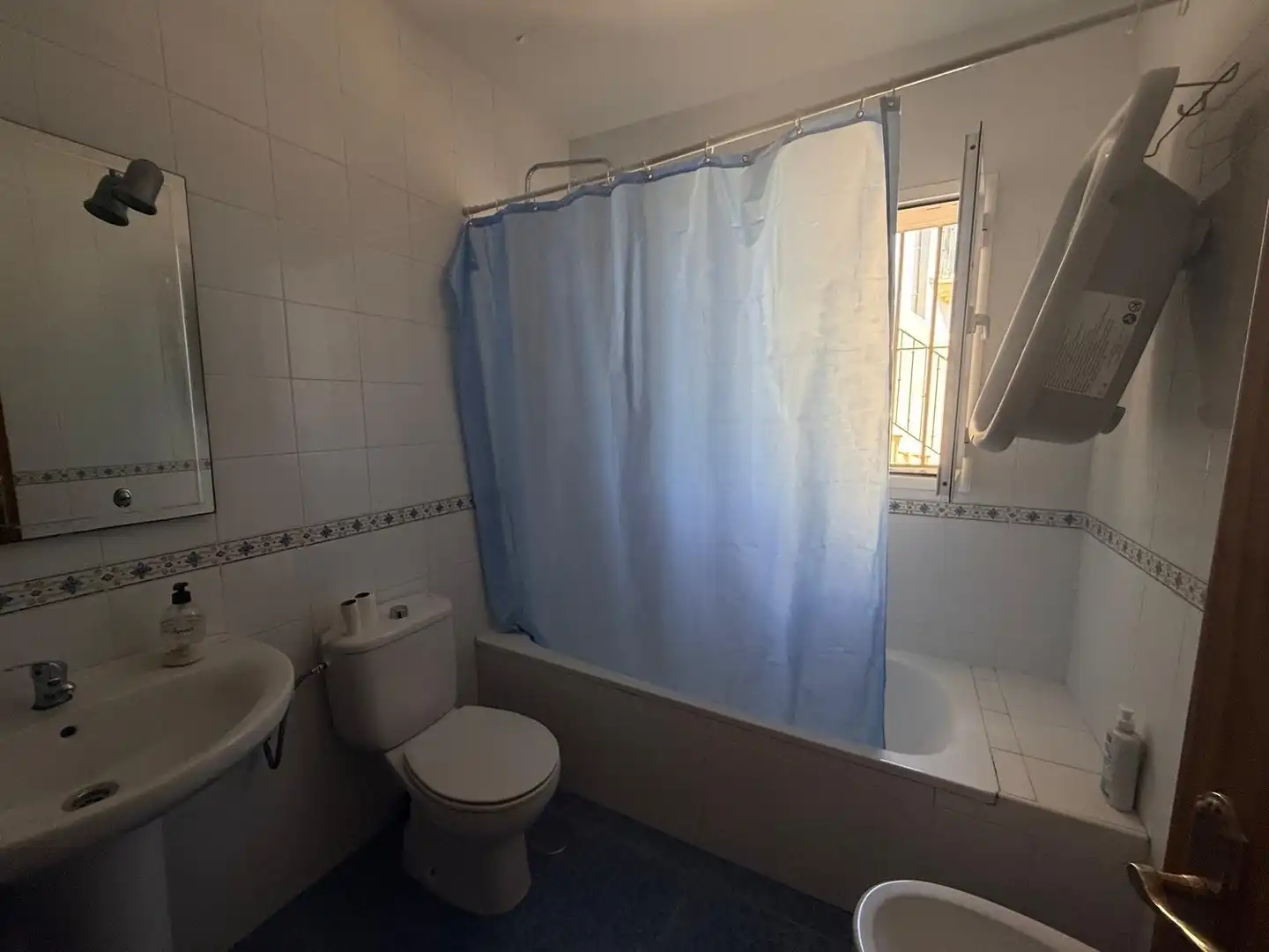 Casa aparellada amb jardí en venda a Calle QUITAPENAS, imagen 31