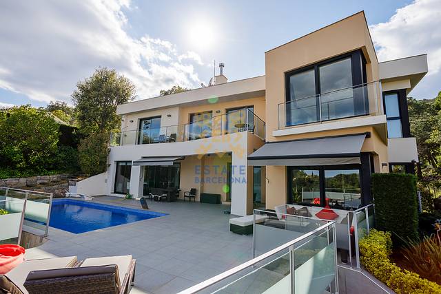Casa-chalet en Venta en Carrer Venus en Santa María de Llorell
