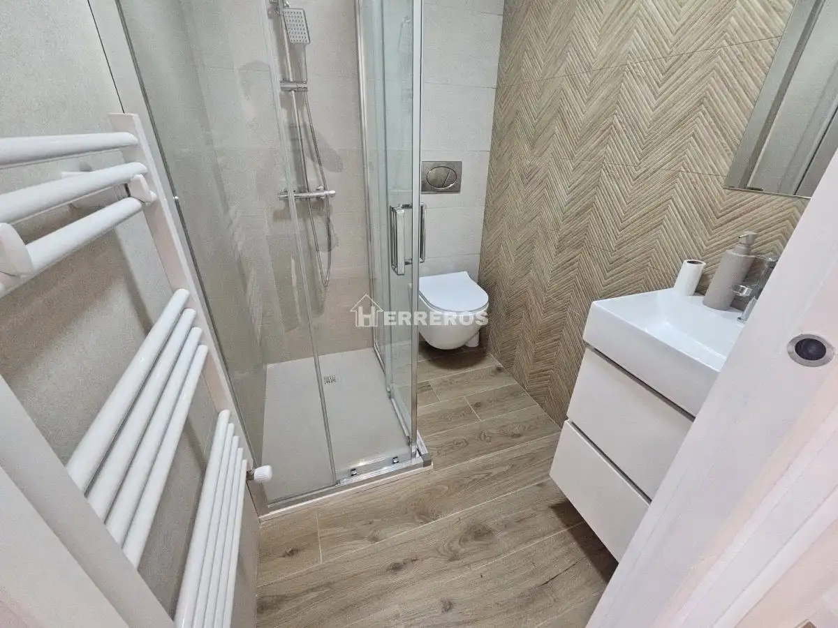 Flat with terrace for sale in gonzalo de berceo, imagen 11