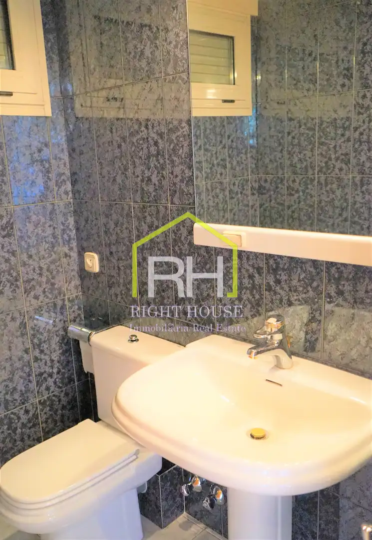 Bathroom of Houses for sale in Escaldes – Engordany  with Heating, Private garden and Parquet flooring