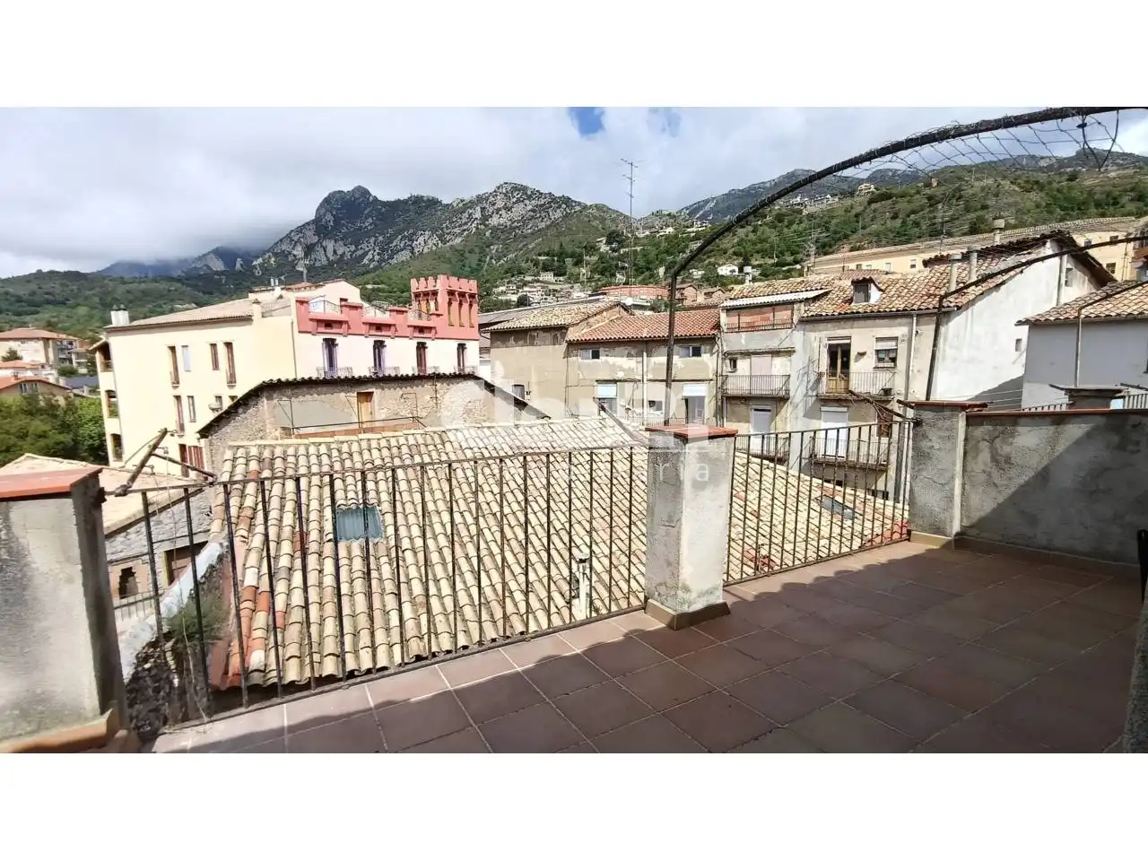 Vista exterior de Piso en venta en Berga con Aire acondicionado y Terraza