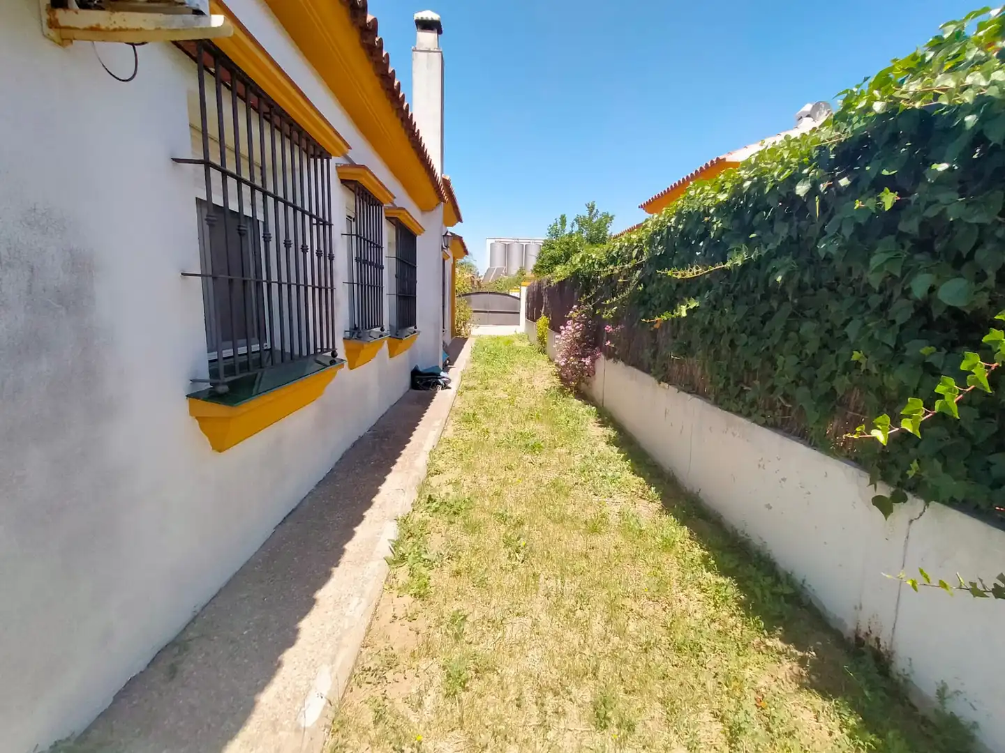 Vista exterior de Casa o chalet en venta en Jerez de la Frontera con Aire acondicionado, Jardín privado y Piscina