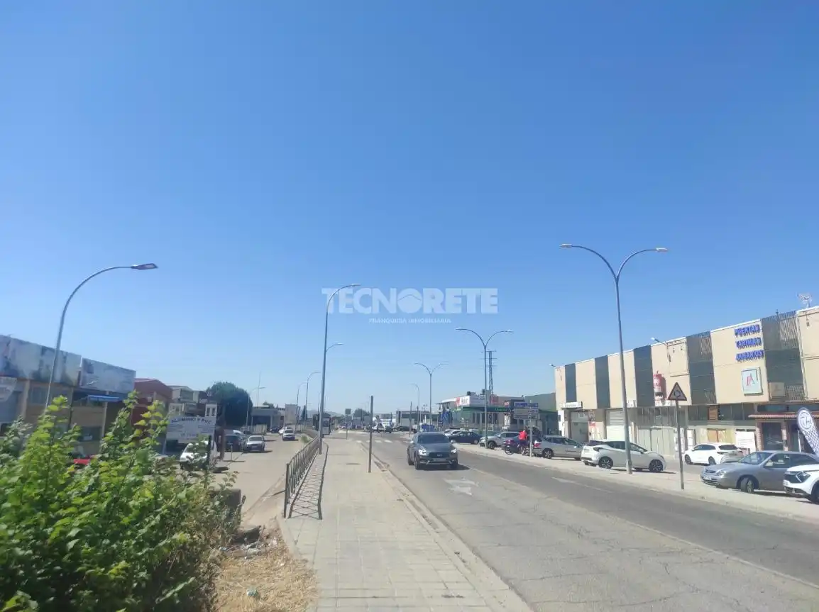 Vista exterior de Estudi en venda en Guadalajara