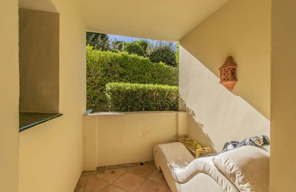 Jardí de Apartament en venda en Benahavís amb Aire condicionat, Jardí privat i Moblat
