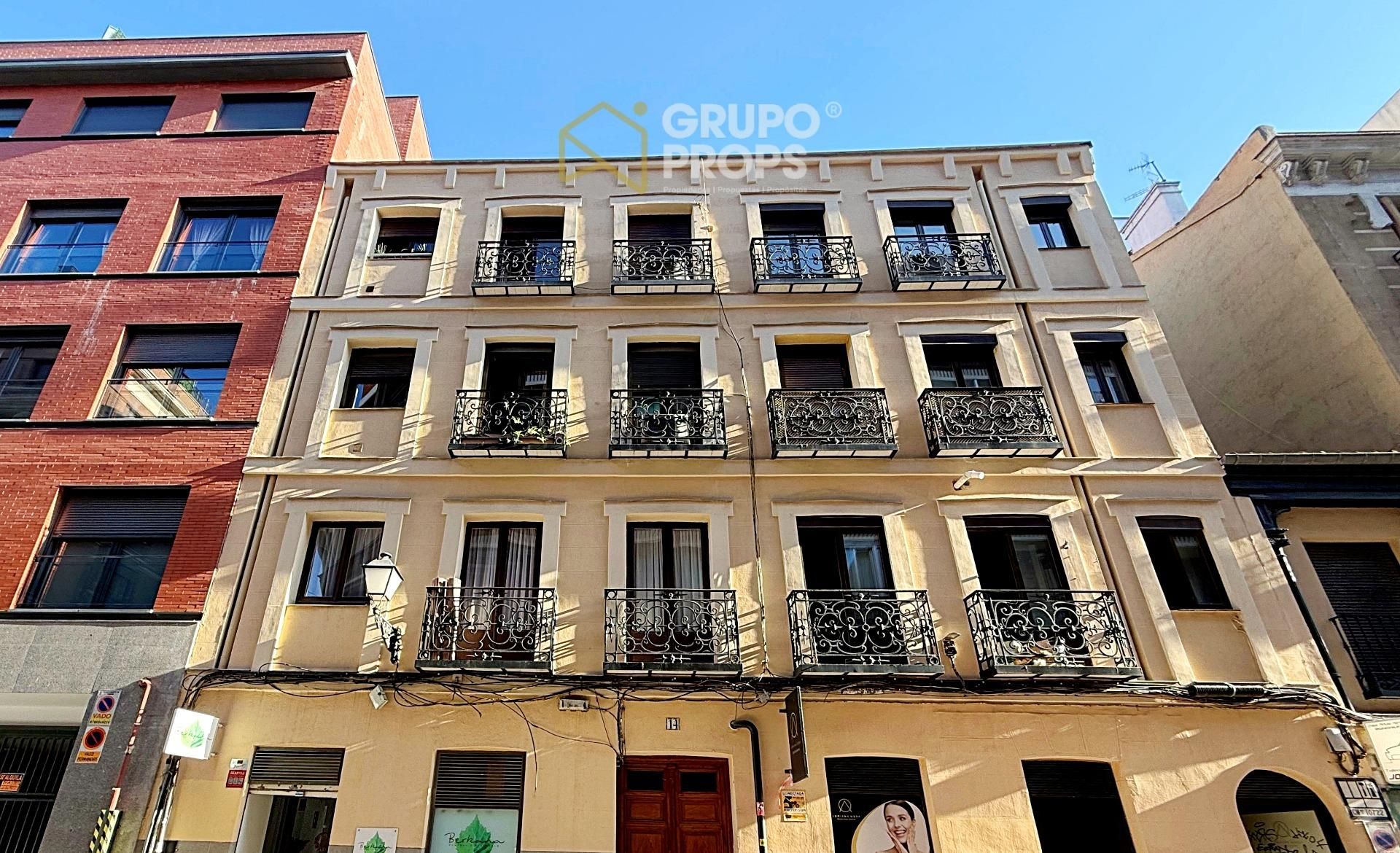 Vista exterior de Pis en venda en  Madrid Capital amb Aire condicionat, Calefacció i Parquet