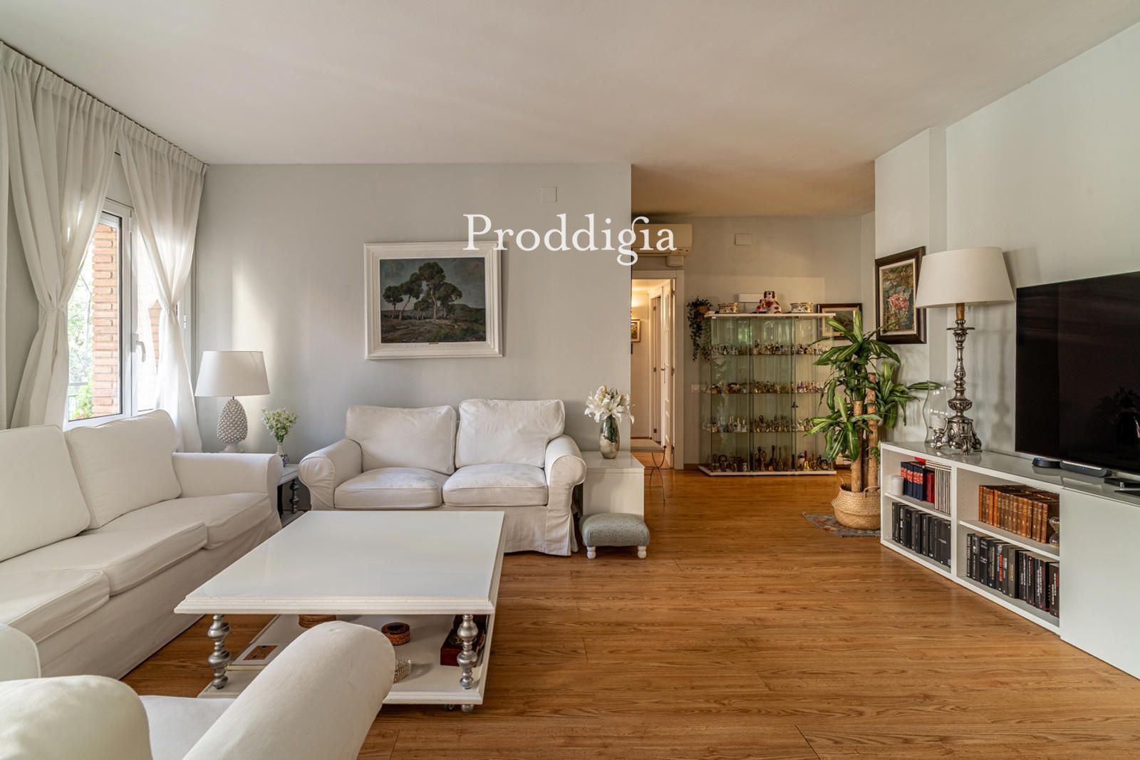 Living room of Flat for sale in  Barcelona Capital  with Air Conditioner, Heating and Terrace