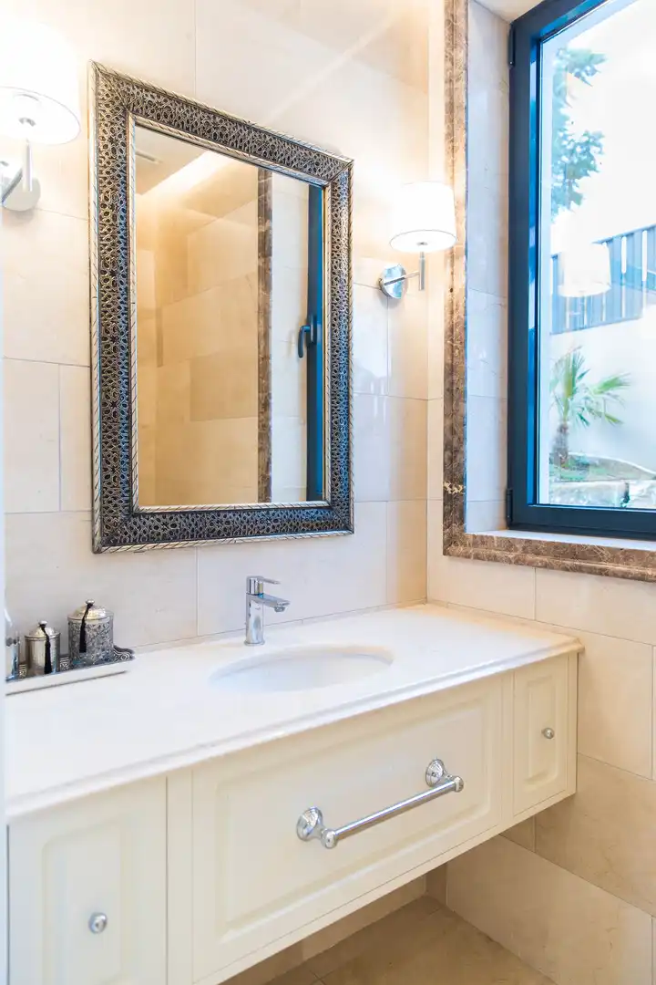 Baño de Casa o chalet en venta en Benahavís con Aire acondicionado, Calefacción y Jardín privado