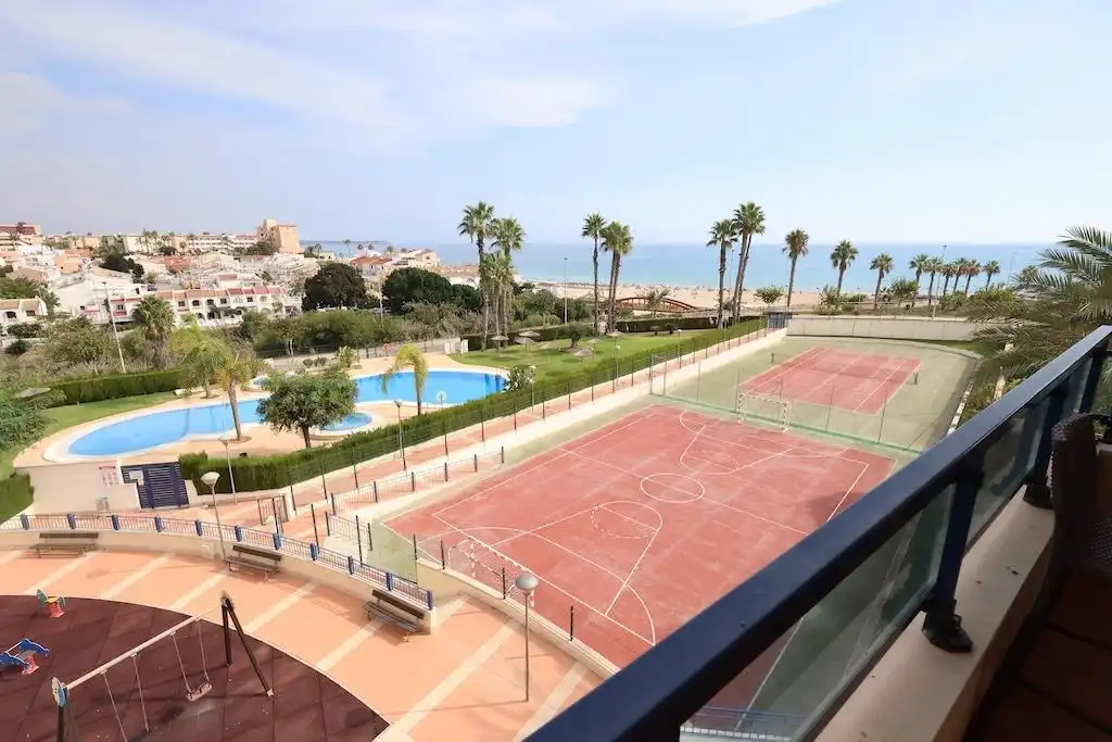 Piscina de Àtic en venda en Pilar de la Horadada amb Aire condicionat, Terrassa i Moblat