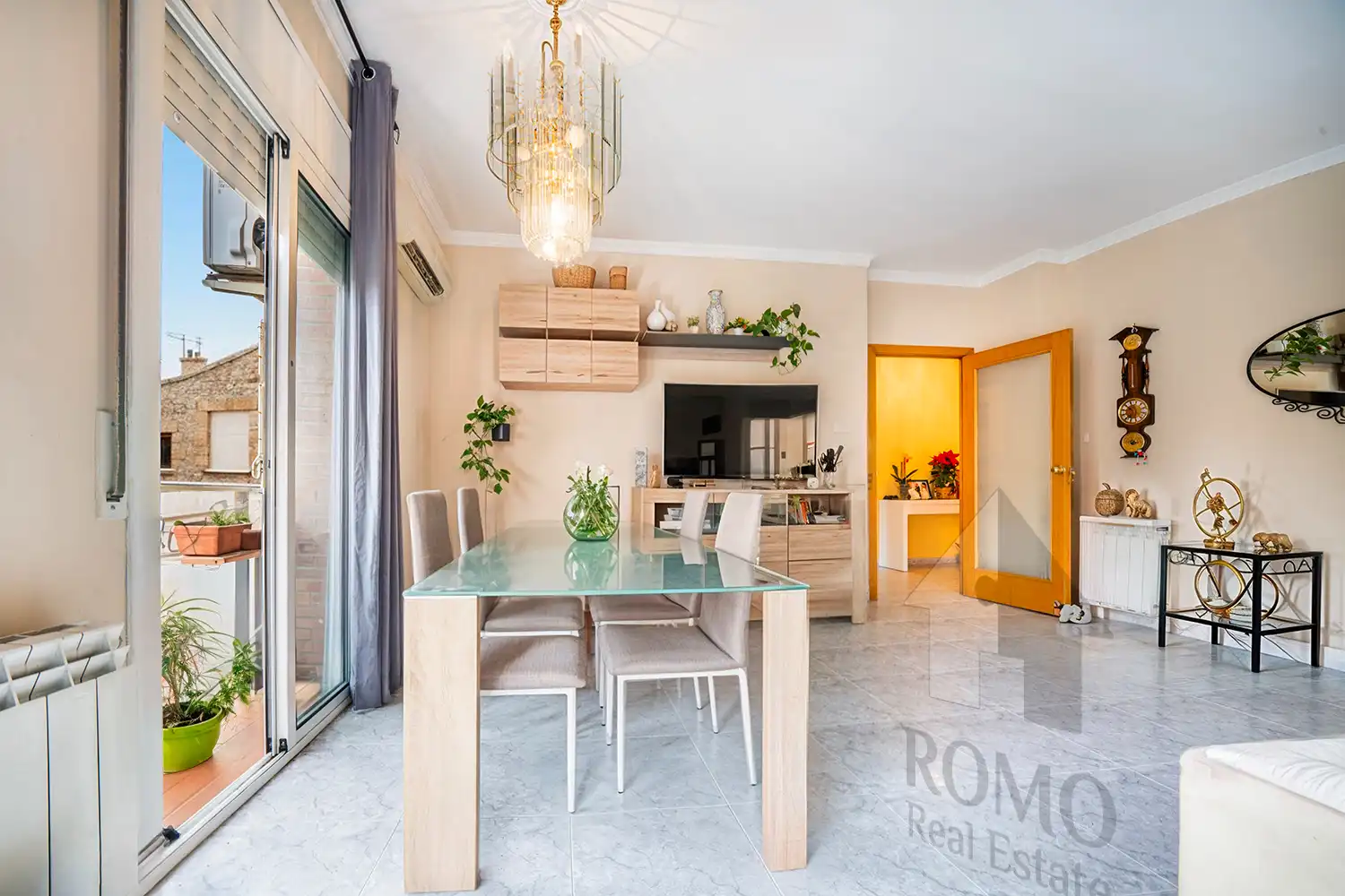 Comedor de Piso en venta en Santa Perpètua de Mogoda con Calefacción