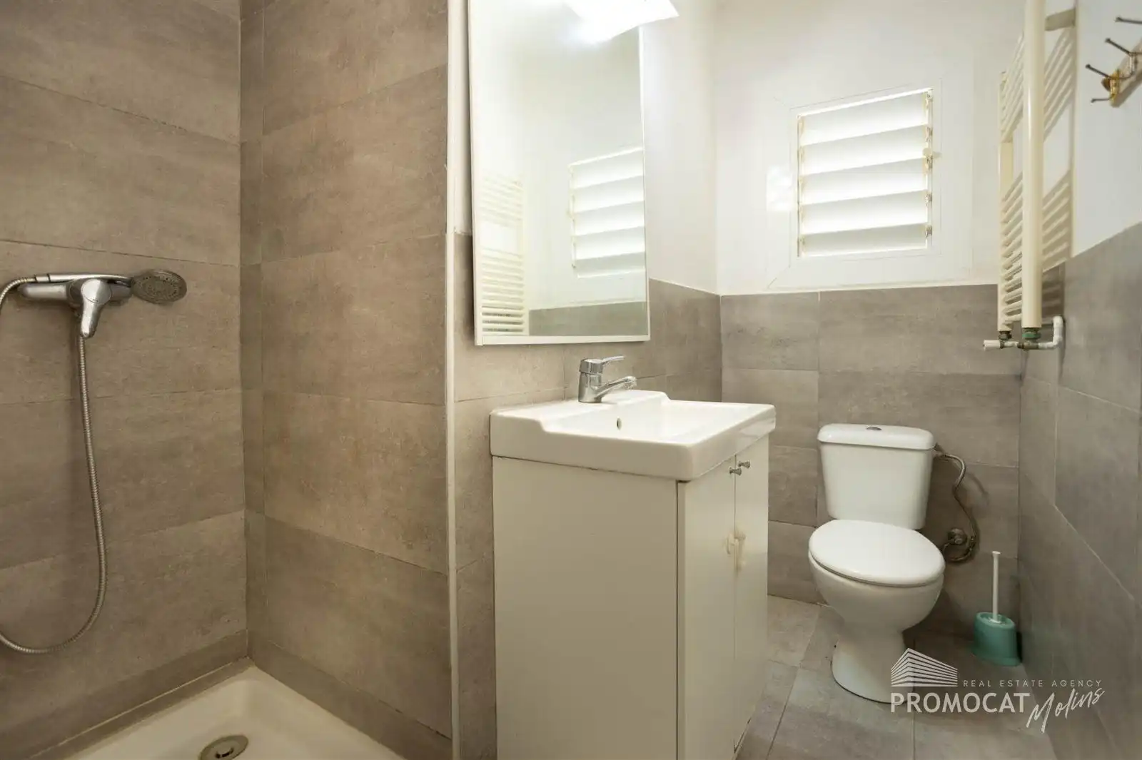 Baño de Ático en venta en Molins de Rei con Aire acondicionado y Terraza