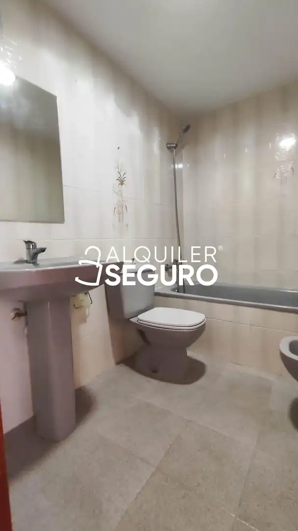 Baño de Piso de alquiler en Catarroja con Terraza
