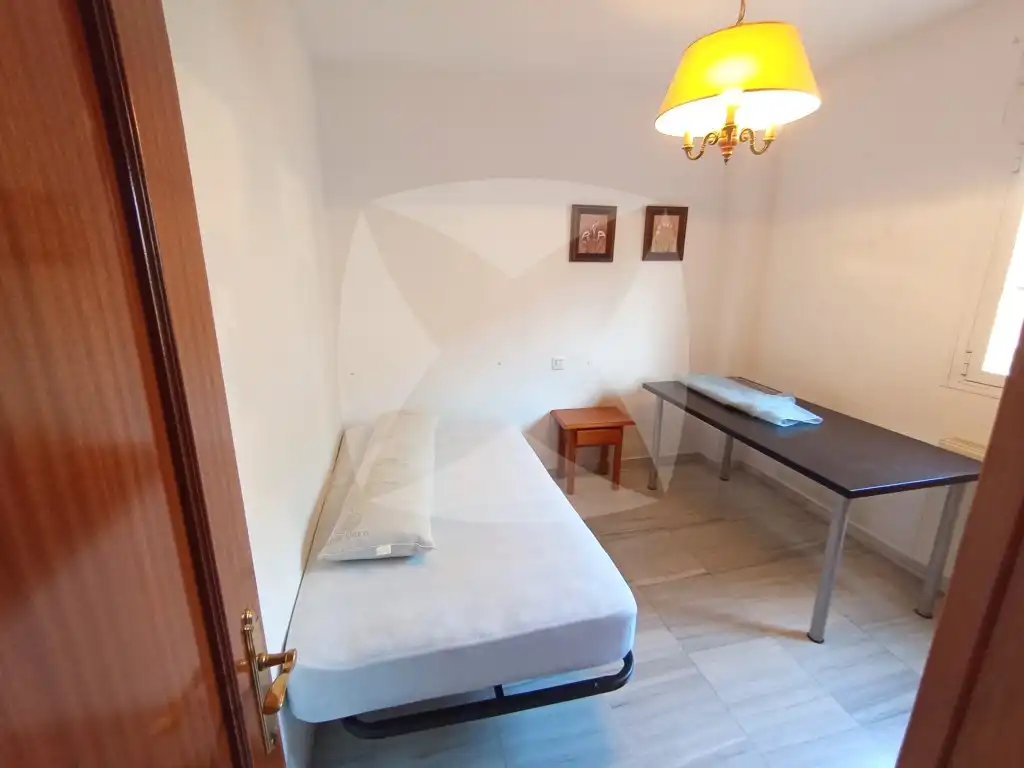 Habitación de Piso de alquiler en Badajoz con Aire acondicionado, Terraza y Amueblado