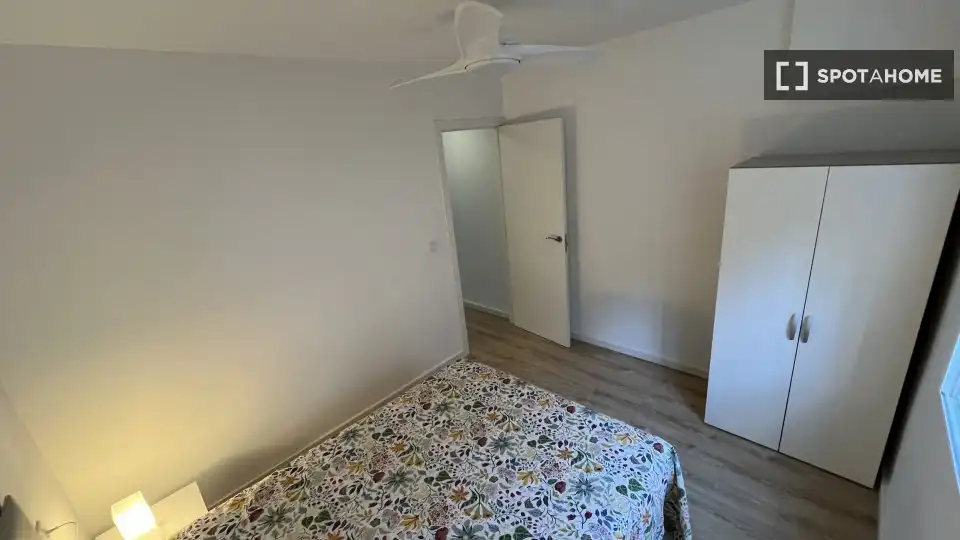 Bedroom of Flat for rent in Valencia  with Air Conditioner, Heating and Furnished
