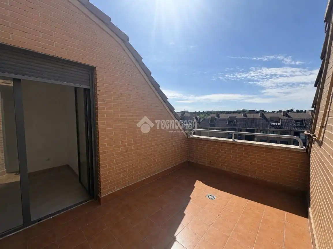Terrace of Flat for sale in Boadilla del Monte  with Terrace, Storage room and Community pool