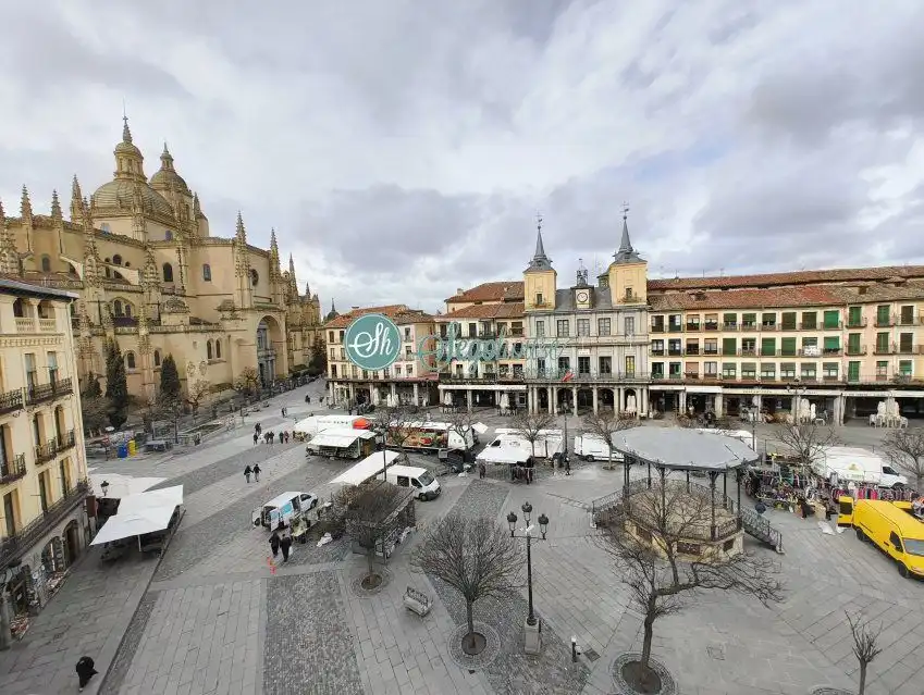 Außenansicht von Wohnung zur Miete in Segovia mit Heizung, Parkett und Möbliert