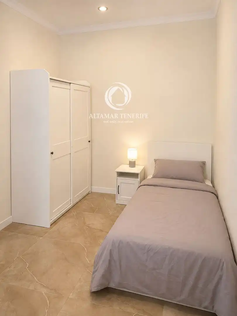 Habitación de Apartamento en venta en Adeje con Piscina, Amueblado y Piscina comunitaria