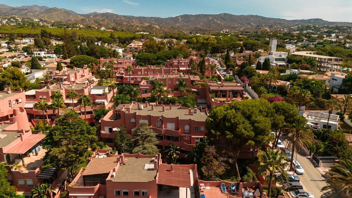 Vista exterior de Apartament de lloguer en Marbella amb Aire condicionat, Calefacció i Terrassa