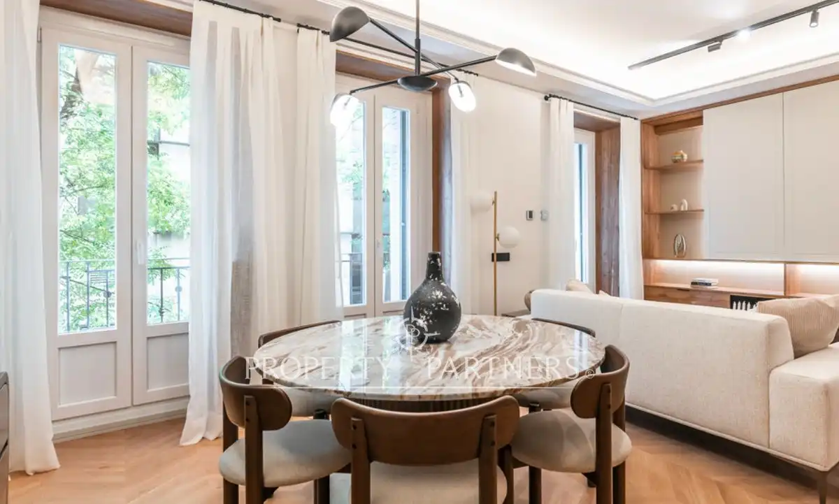 Dining room of Apartments for sale in  Madrid Capital  with Air Conditioner and Heating