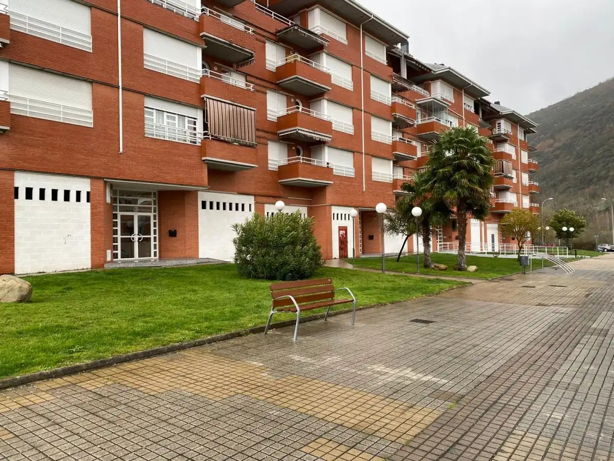 Local comercial en venda a Calle ASUNCION 5