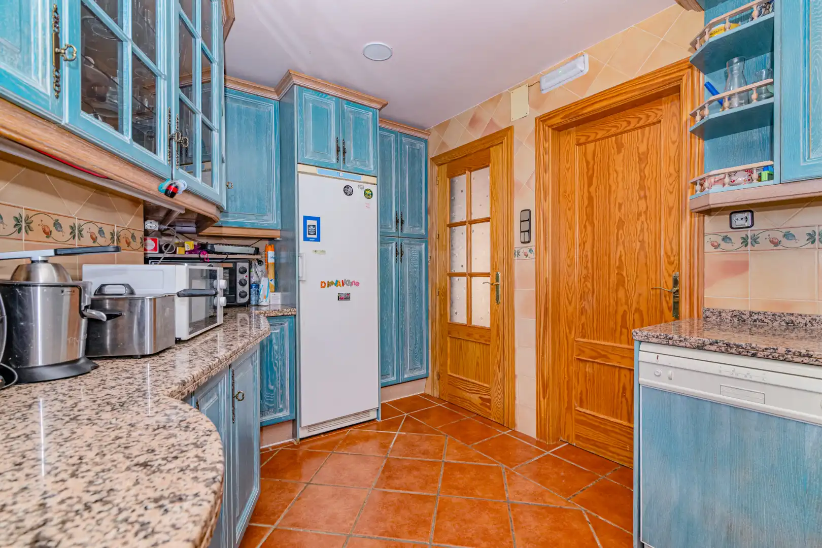 Cocina de Casa o chalet en venta en La Zubia con Aire acondicionado, Calefacción y Jardín privado