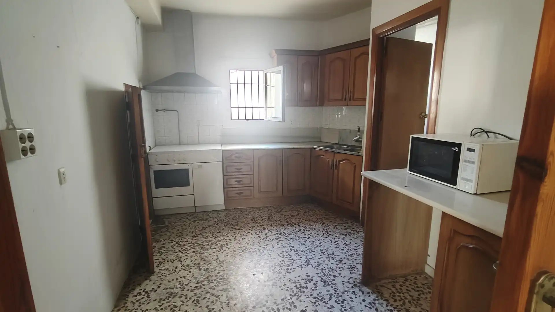 Cuina de Casa o xalet en venda en Baza amb Moblat