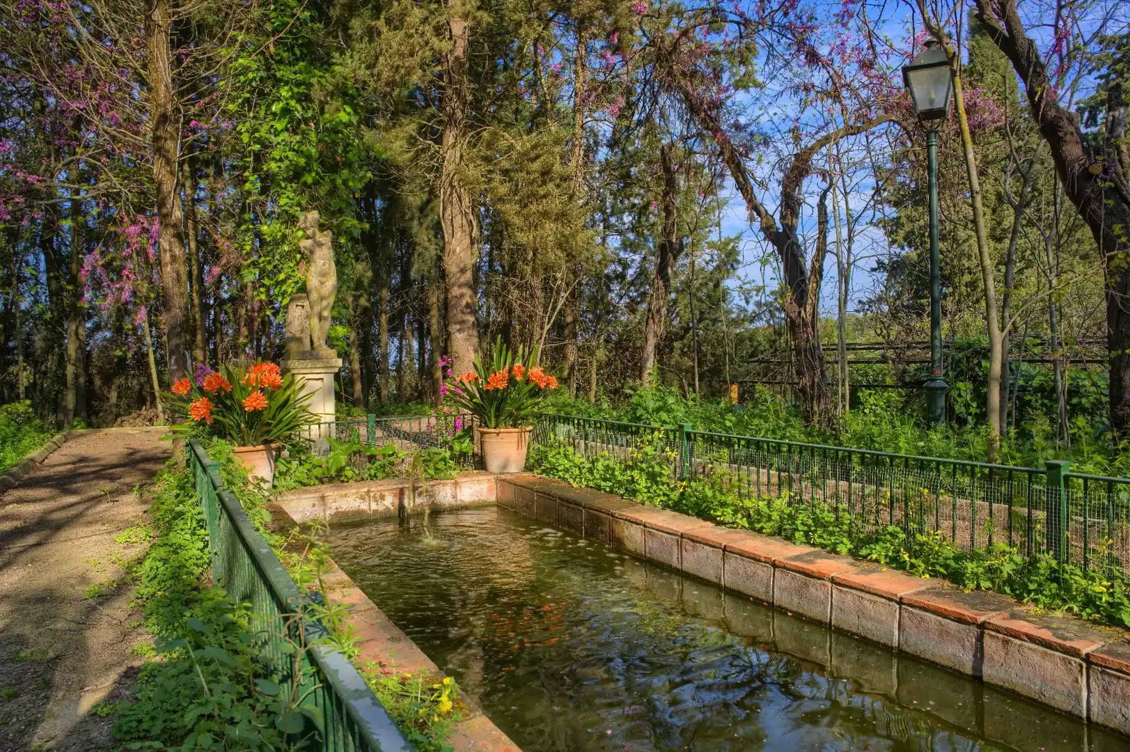 Jardí de Casa o xalet en venda en Sanlúcar la Mayor amb Aire condicionat, Jardí privat i Terrassa