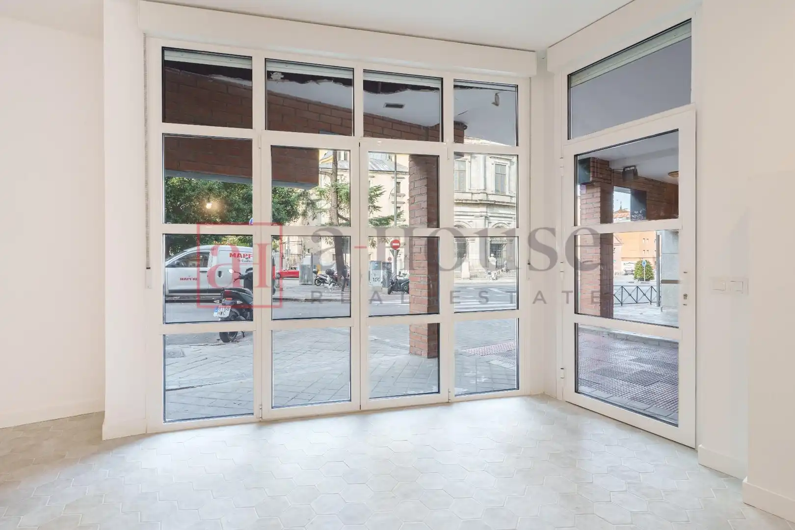 Bajo con ascensor en venta en Calle CALATRAVA, imagen 16
