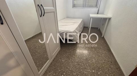 Foto 5 de Piso de alquiler en Avinguda de la Constitució, Torrefiel, Valencia