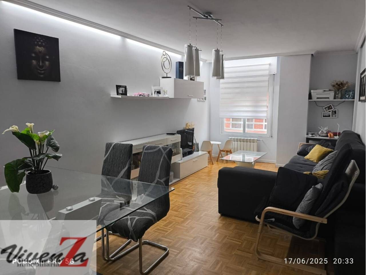 Living room of Flat for sale in Zamora Capital   with Heating, Parquet flooring and Storage room
