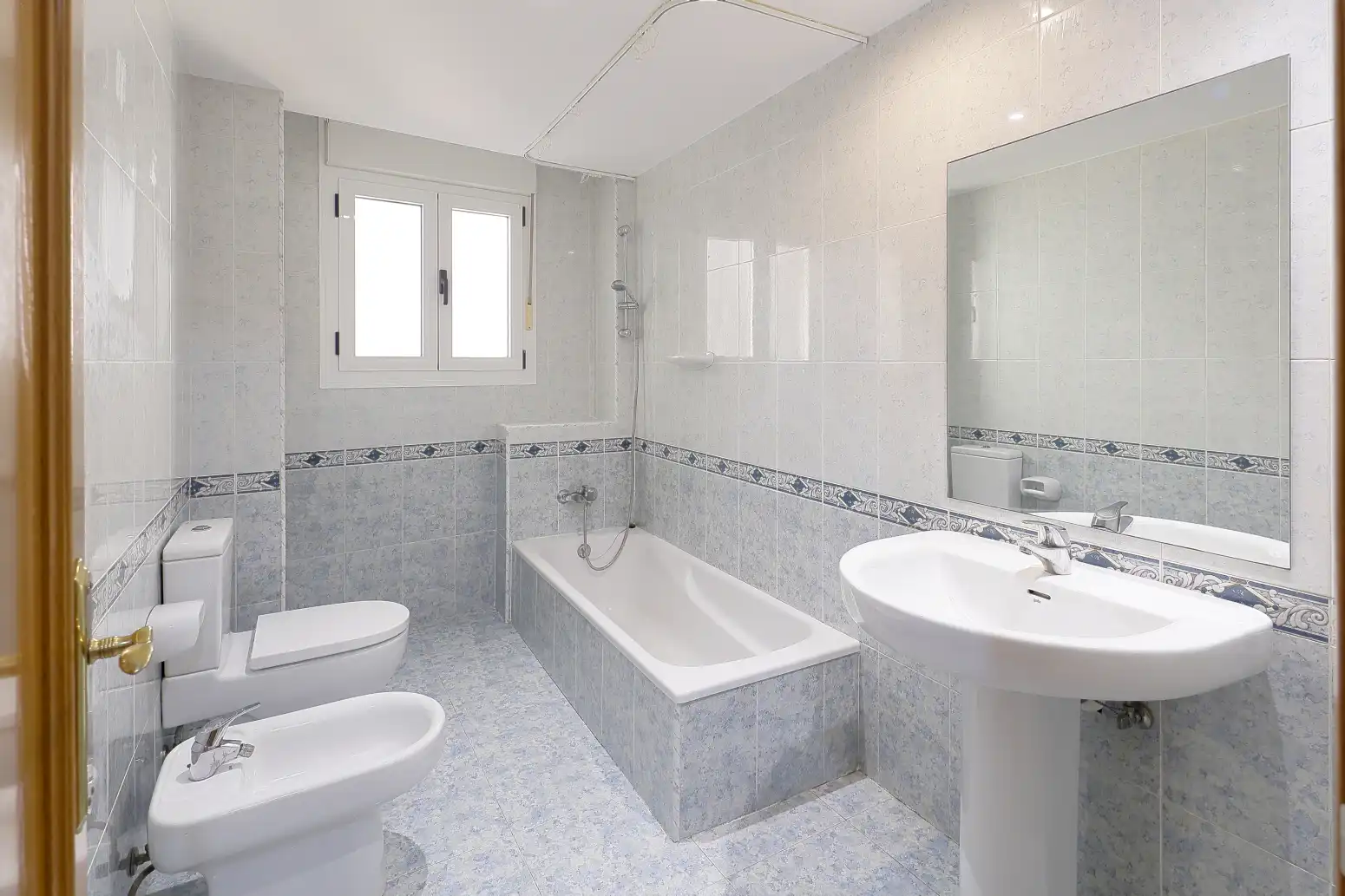 Bathroom of Flat for sale in Centro