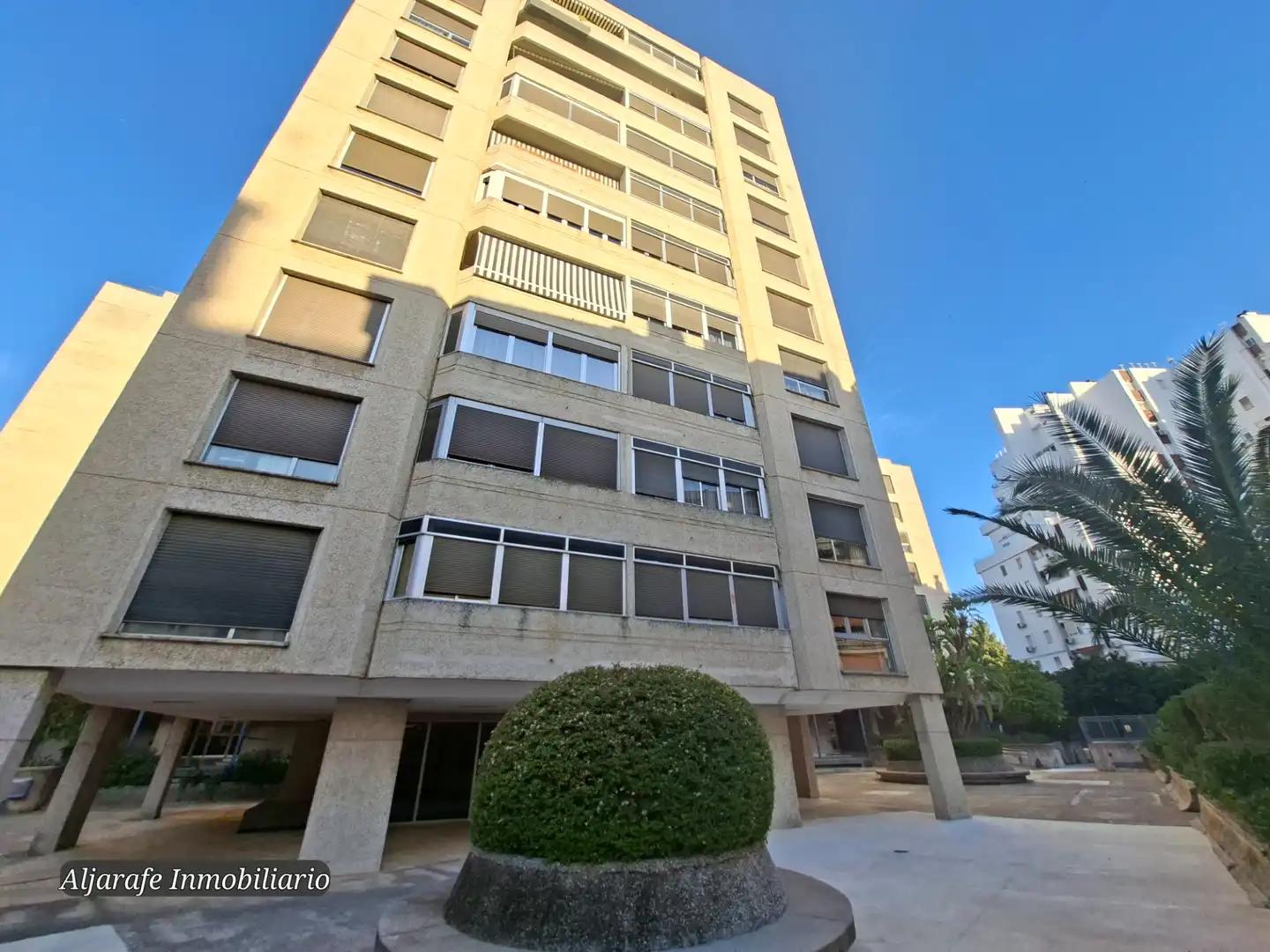 Exterior view of Flat for sale in Sevilla  with Air Conditioner, Heating and Private garden