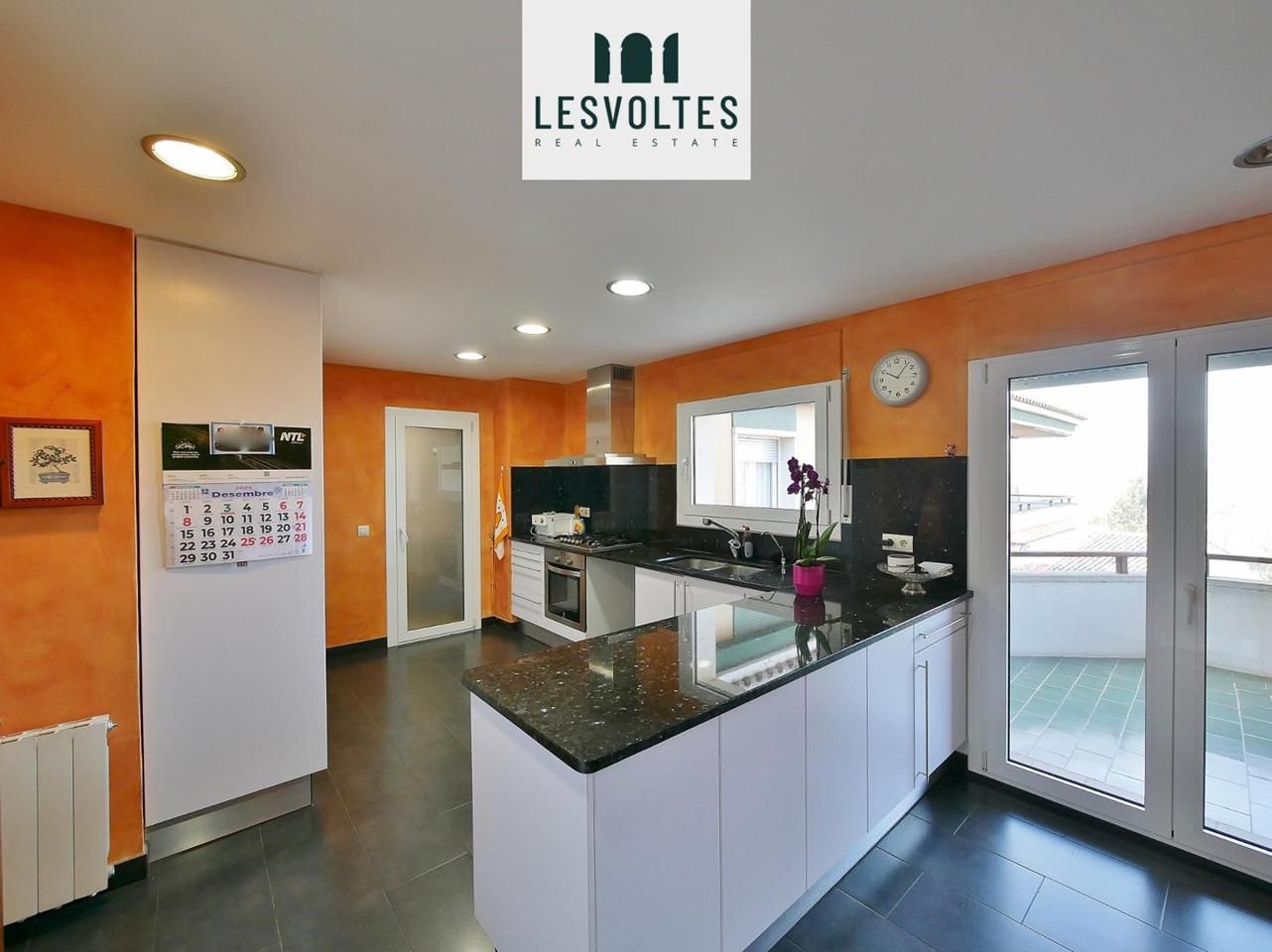 Cuina de Pis en venda en La Bisbal d'Empordà amb Aire condicionat, Calefacció i Terrassa