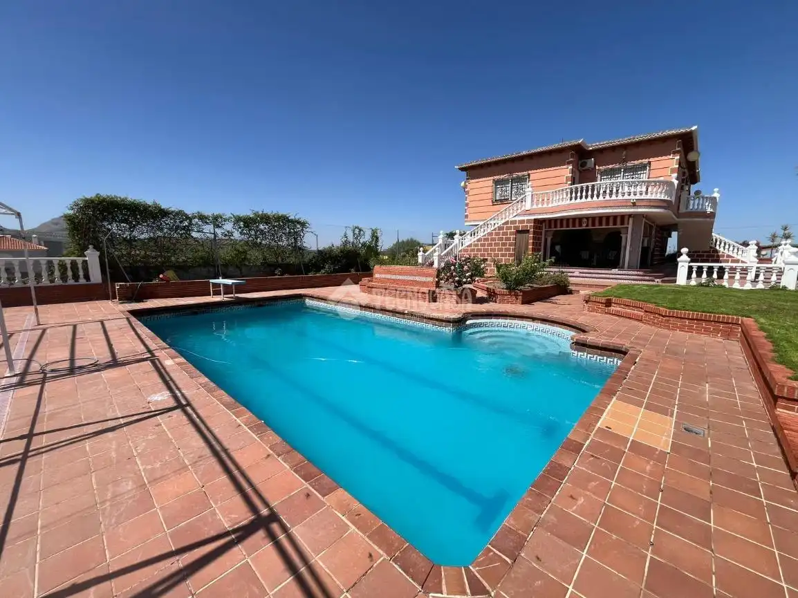 Haus mit Terrasse zum Verkauf in Torredonjimeno