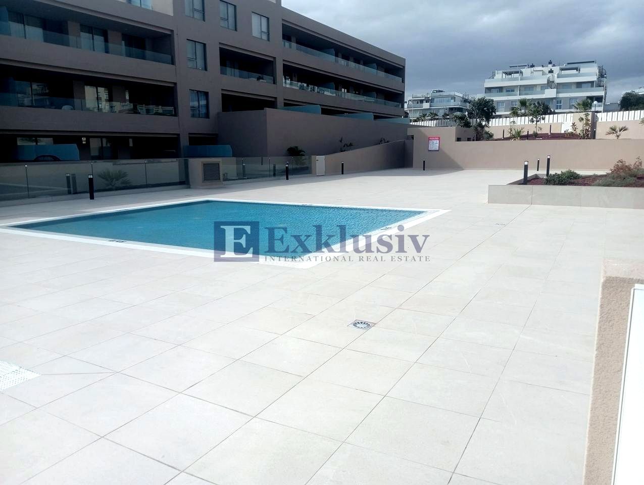 Piscina de Pis de lloguer en Granadilla de Abona amb Aire condicionat, Terrassa i Moblat