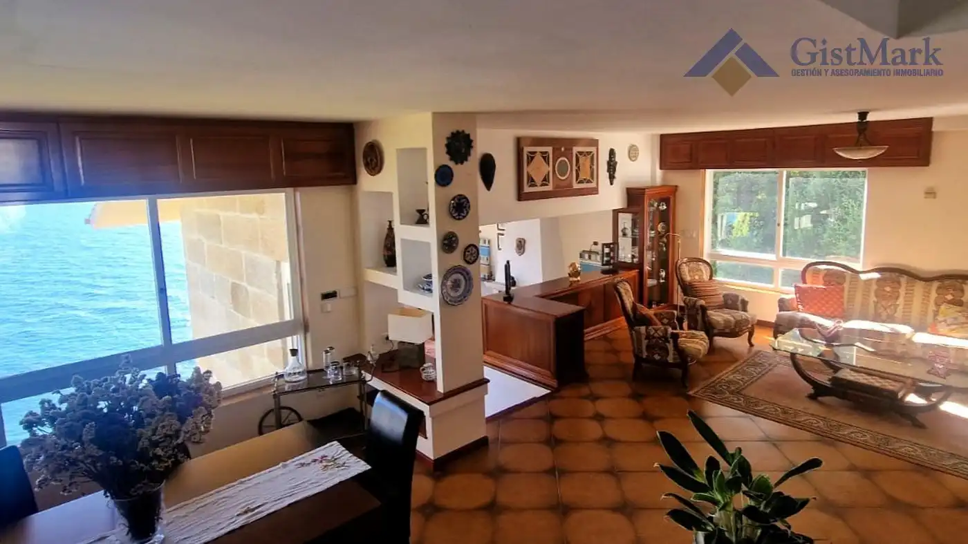 Sala de estar de Casa o chalet en venta en Nigrán con Calefacción, Jardín privado y Terraza