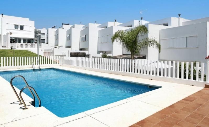 Casa adosada en venta en Conil
