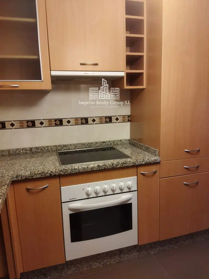 Küche von Wohnung zum Verkauf in San Martín del Rey Aurelio mit Abstellraum und Möbliert