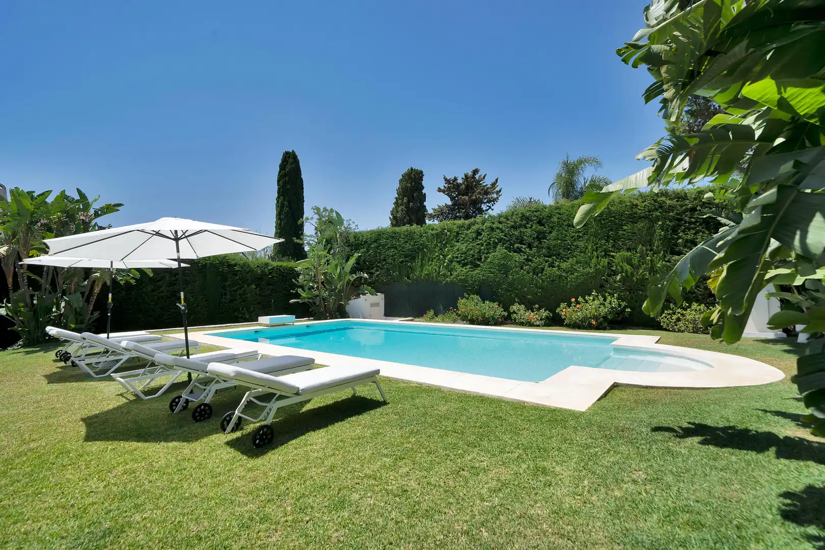 Piscina de Casa o xalet de lloguer en Estepona amb Aire condicionat, Calefacció i Jardí privat