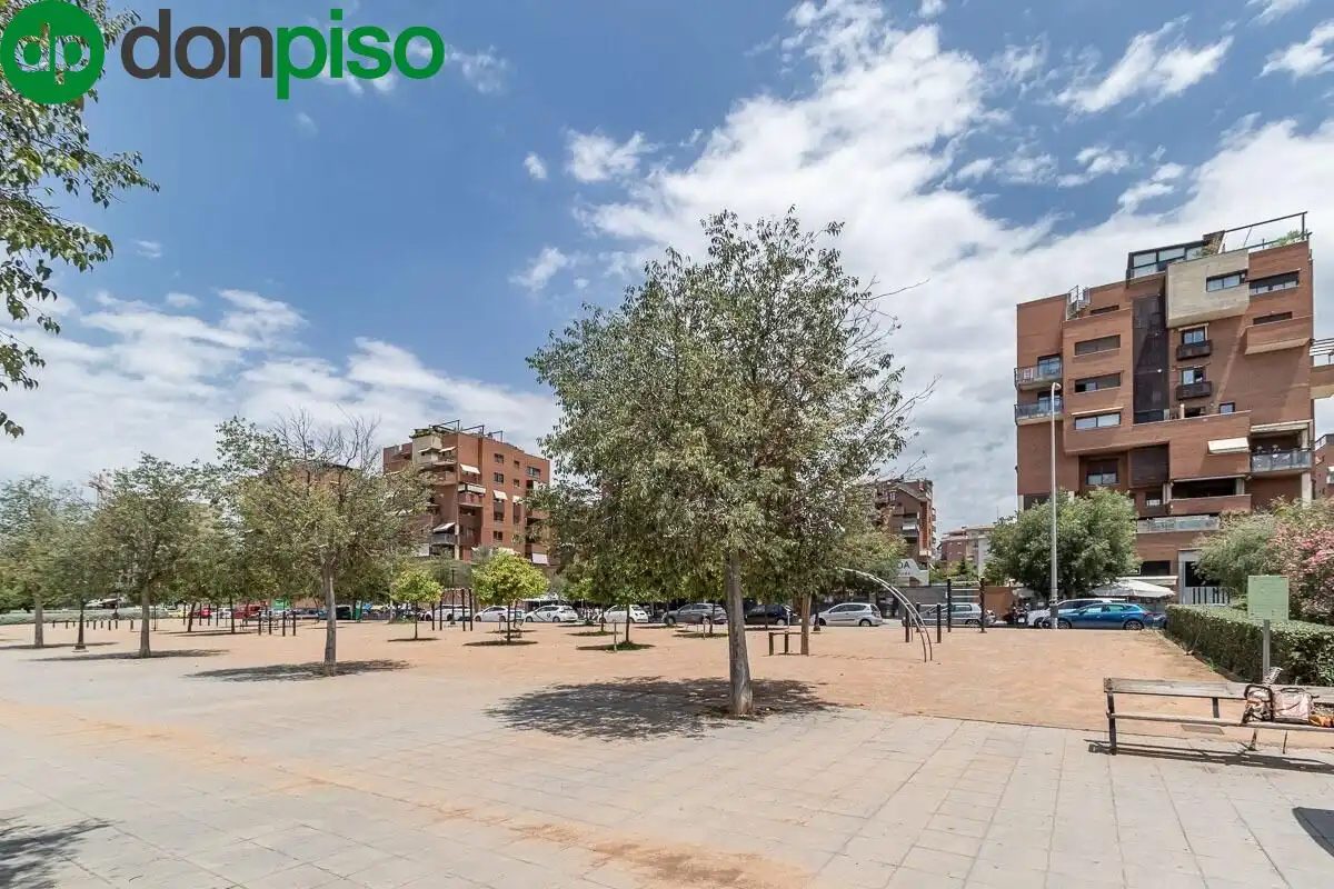 Exterior view of Flat for sale in Granada  with Air Conditioner, Terrace and Community pool