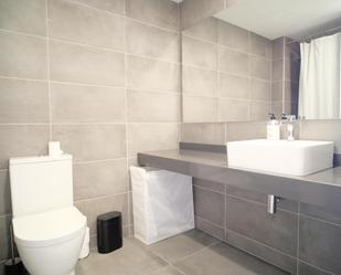 Bathroom of Apartment to rent in Badalona  with Swimming Pool