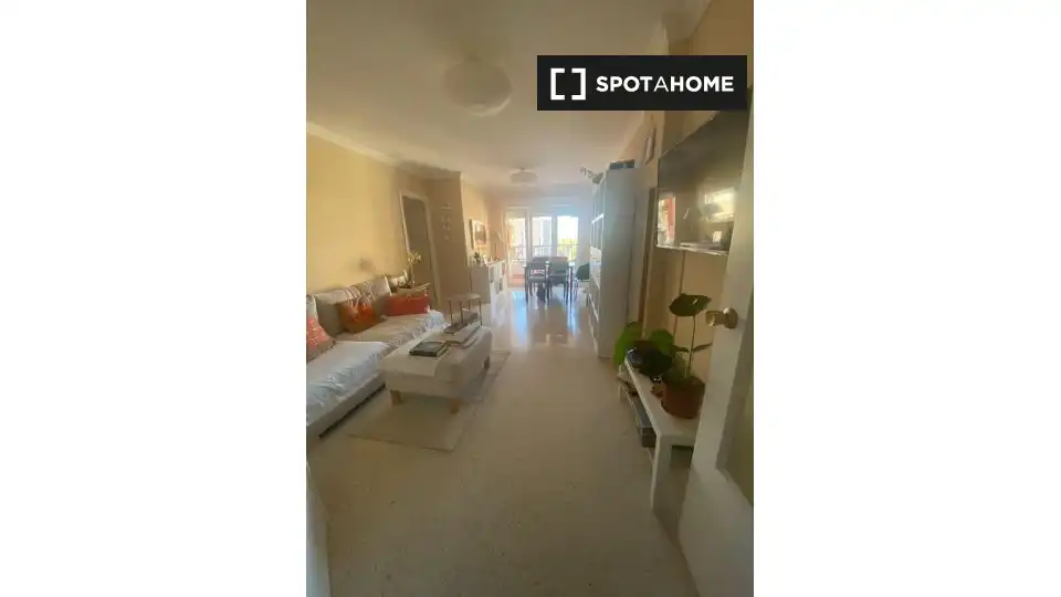 Habitación de Piso de alquiler en Granada con Aire acondicionado, Calefacción y Amueblado