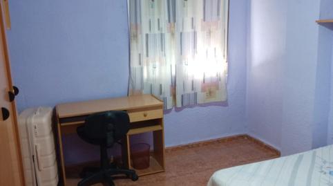 Foto 3 de Piso de alquiler en Plaza Crevillente - Antiguos Juzgados - El Asilo, Alicante