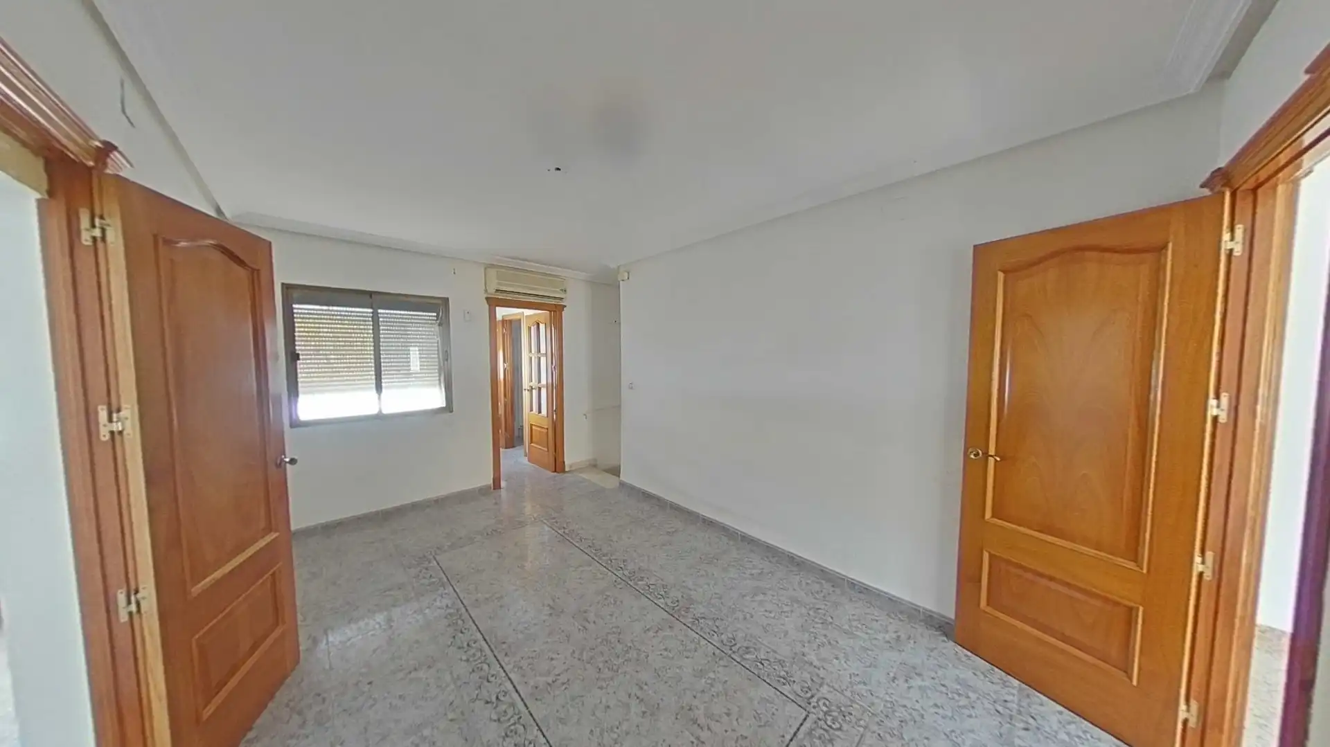 Casa adosada en venta en Baeza con Terraza